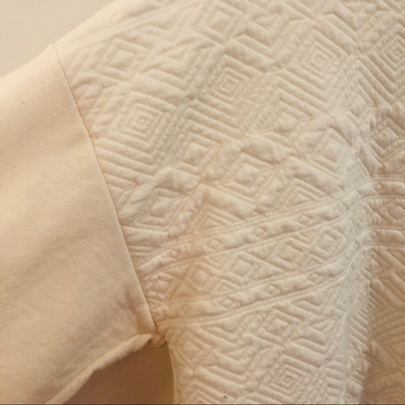 Old navy crewneck medium quilted detail - Picture 2 of 2